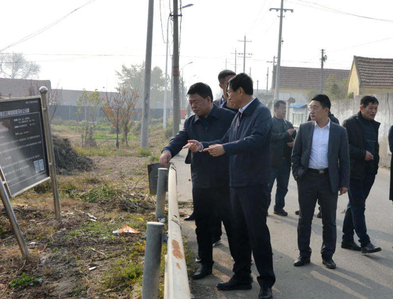 威海市人民检察院 威检动态 市检察院党组书记,检察长王锡友到联系村